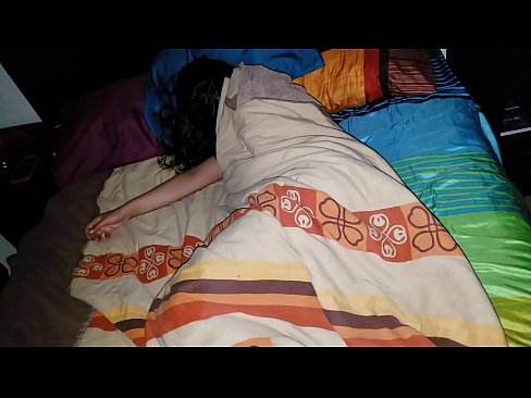 ❤️ Anak tiri berating ibu tiriné enom nalika dheweke turu. ❌ Saru ayu ing jv.assistirhentai.ru ️❤